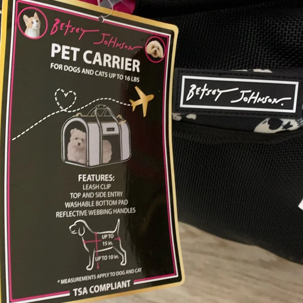Betsey Johnson Skull Pet Carrier Black & Pink Small Dogs & Cats to 16 lbs NEW
